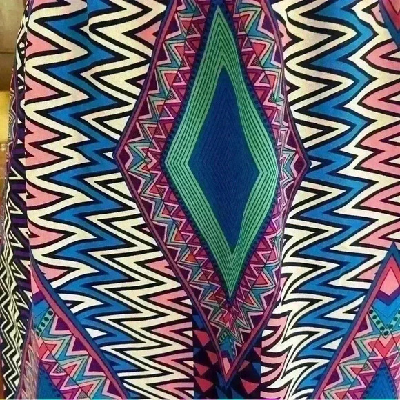 Paper Doll Maxi Sundress Size 12 Aztec Print Elastic Waist Casual Vacation Beach - Picture 8 of 8